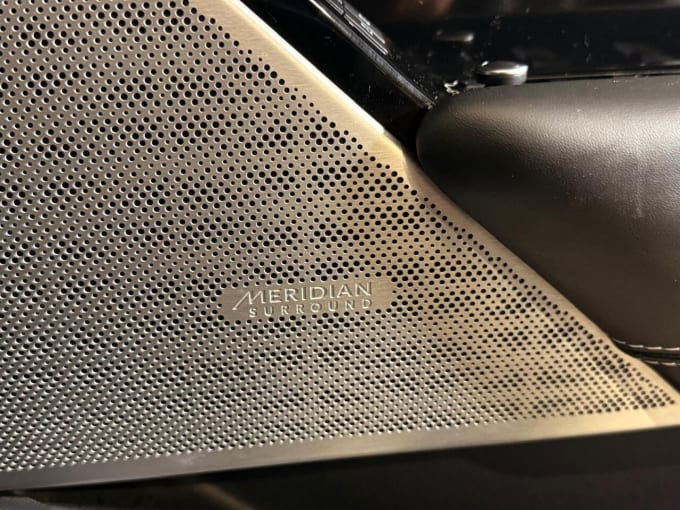 2025 Land Rover Range Rover Velar