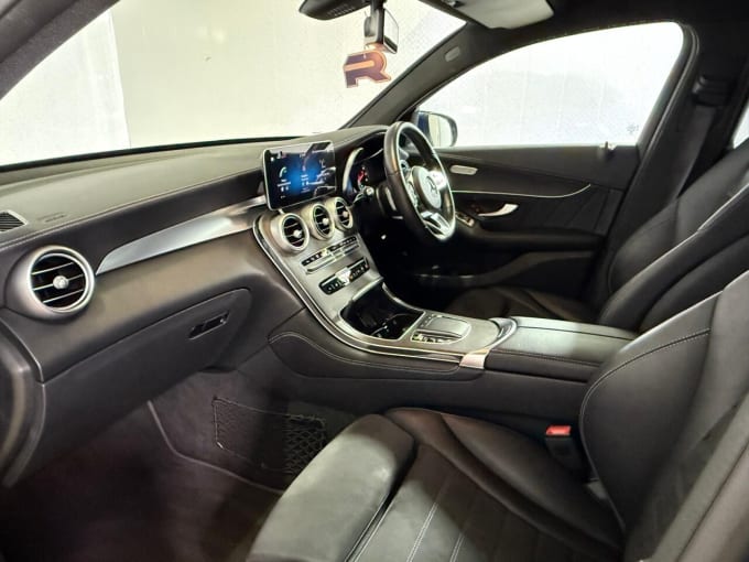2025 Mercedes-benz Glc