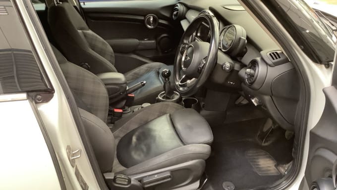 2025 Mini Hatch