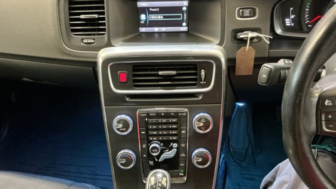2025 Volvo V60