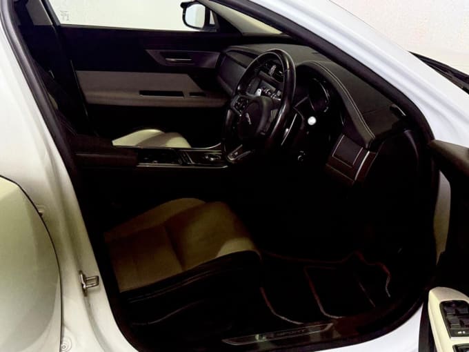 2025 Jaguar Xf