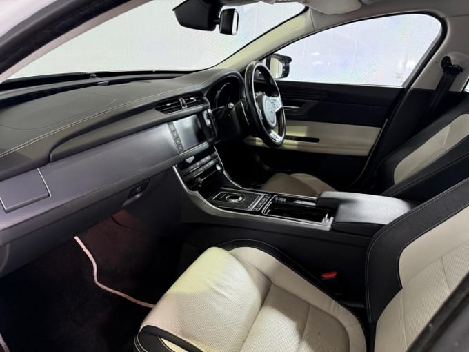 2025 Jaguar Xf