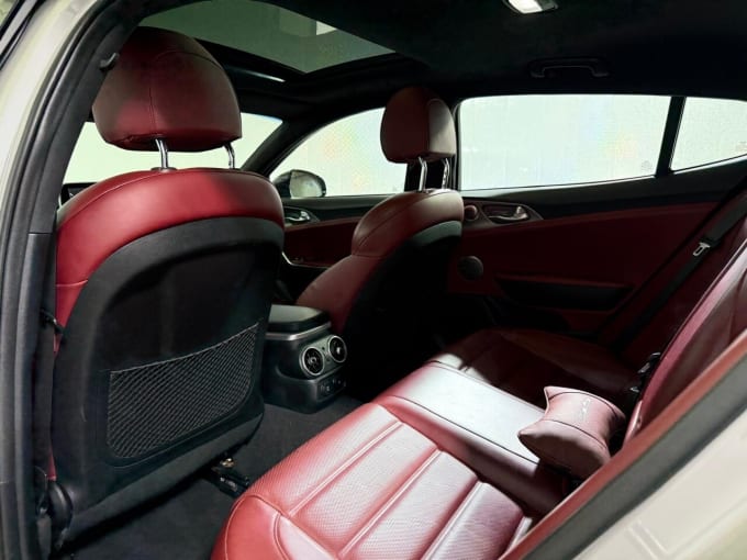 2025 Kia Stinger