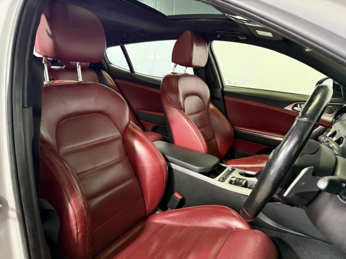 2025 Kia Stinger