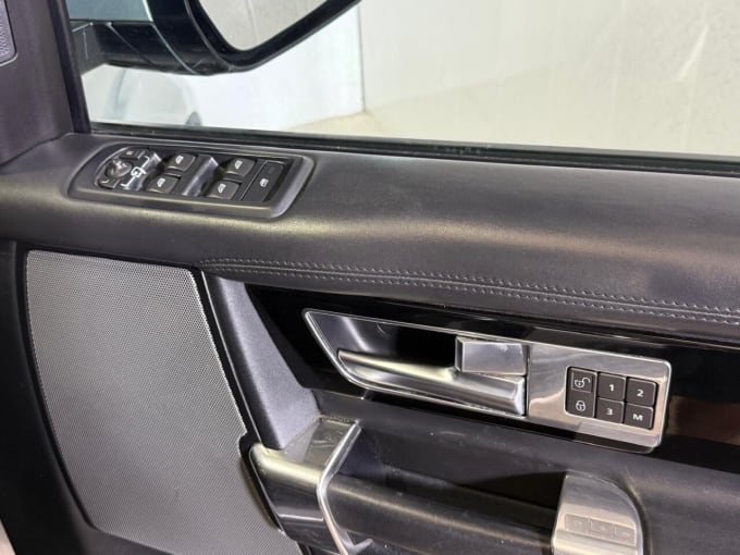2025 Land Rover Discovery 4