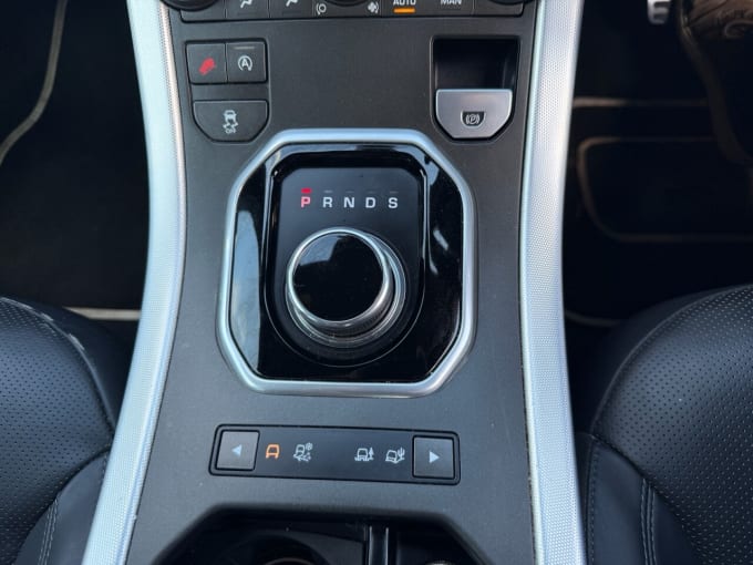 2025 Land Rover Range Rover Evoque
