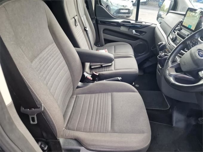 2025 Ford Tourneo Custom
