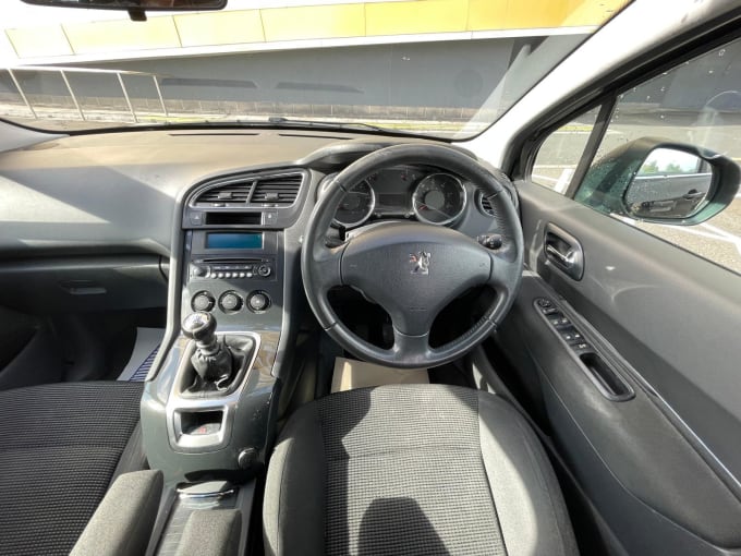 2012 Peugeot 5008