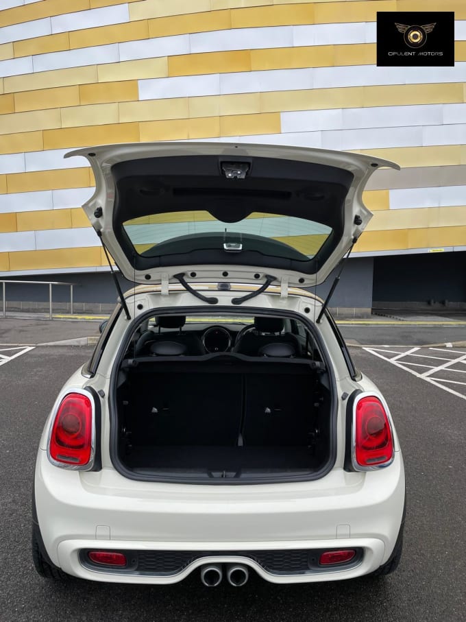 2017 Mini Hatch