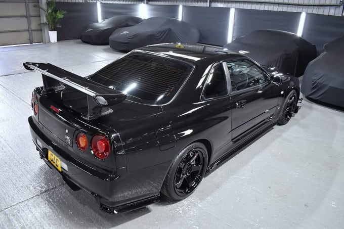 2000 Nissan Skyline