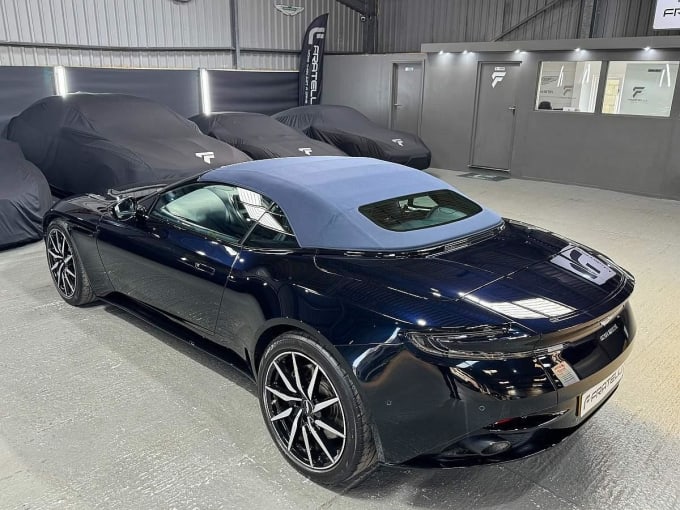 2019 Aston Martin Db11