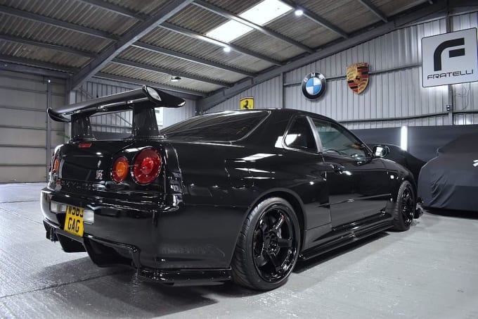 2000 Nissan Skyline