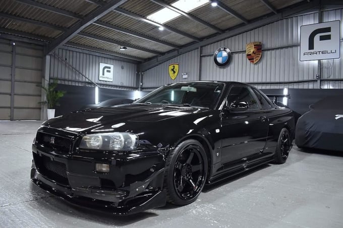 2000 Nissan Skyline