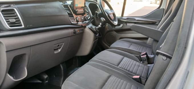 2025 Ford Transit Custom