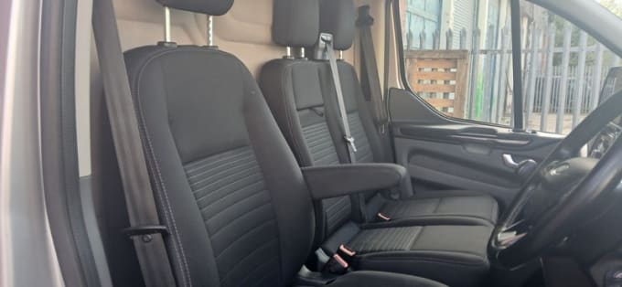 2025 Ford Transit Custom