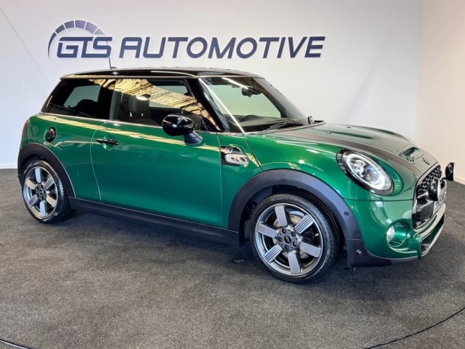 2025 Mini Hatch