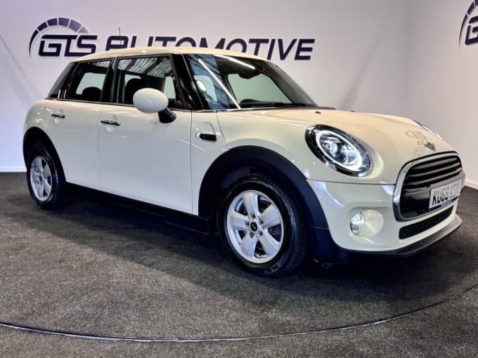 2025 Mini Hatch