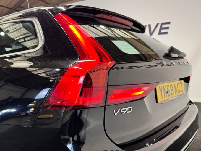 2025 Volvo V90