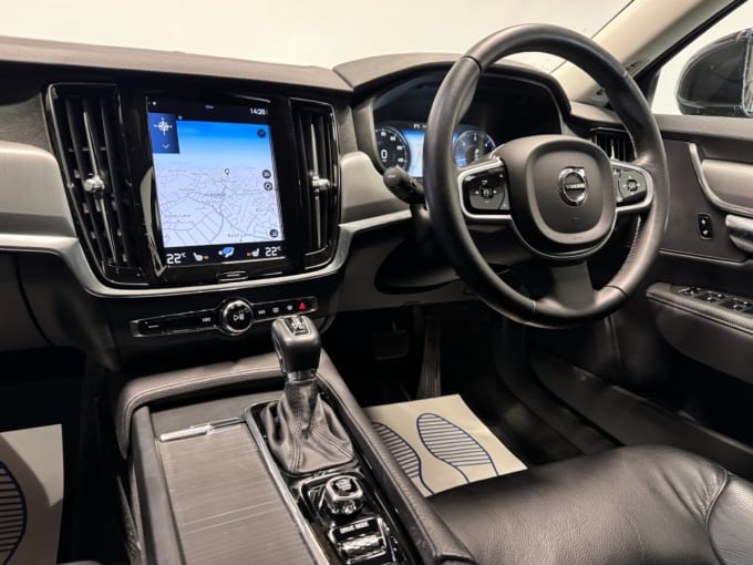 2025 Volvo V90