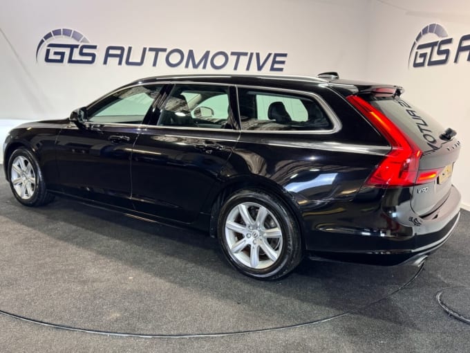 2025 Volvo V90