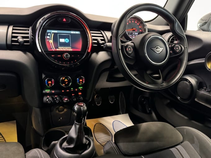 2025 Mini Hatch