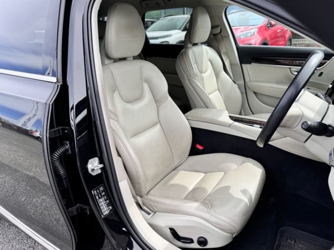 2025 Volvo V90