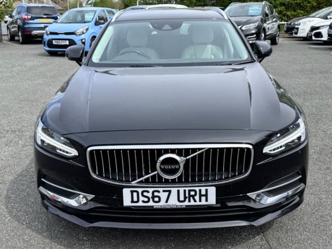 2025 Volvo V90