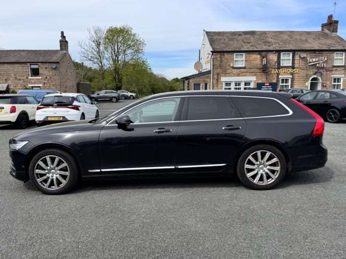 2025 Volvo V90