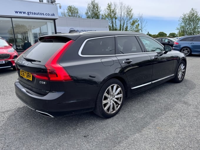 2025 Volvo V90
