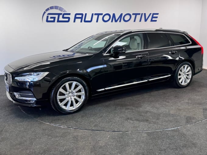 2025 Volvo V90