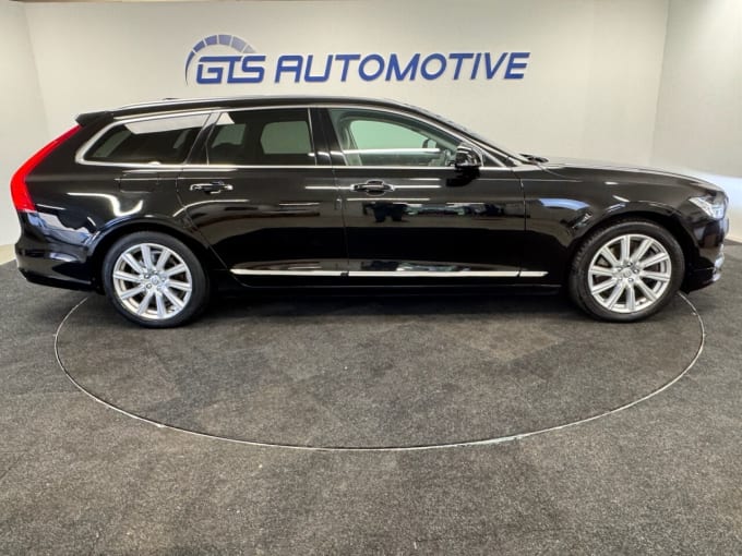 2025 Volvo V90