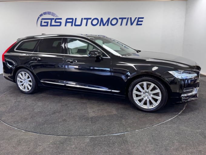 2025 Volvo V90