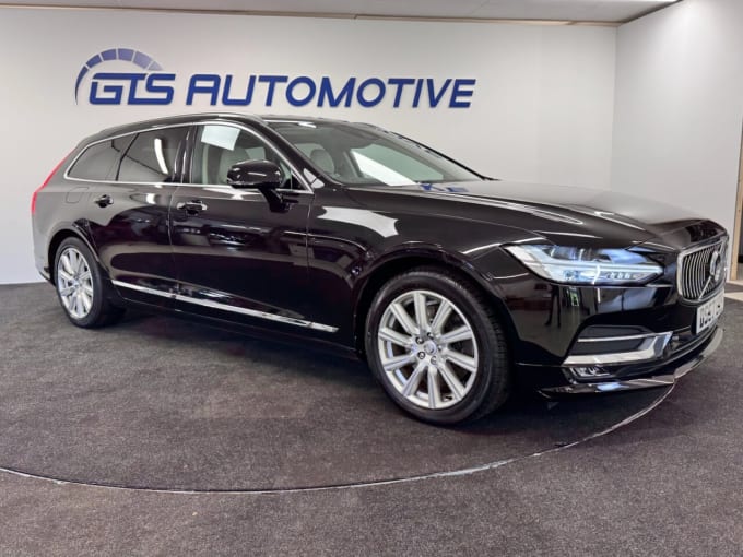 2025 Volvo V90
