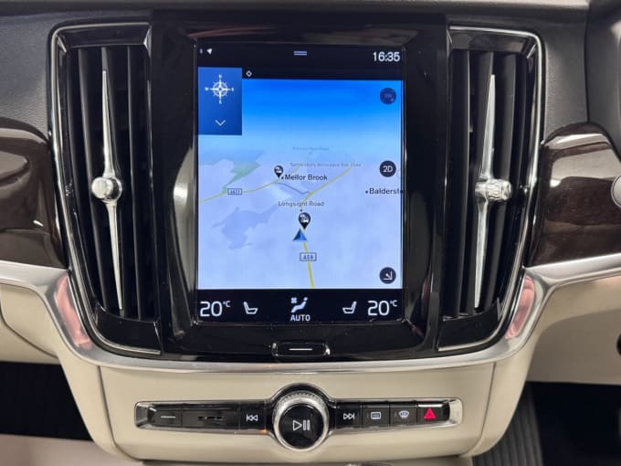 2025 Volvo V90