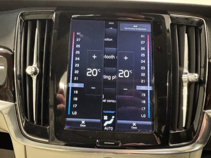2025 Volvo V90