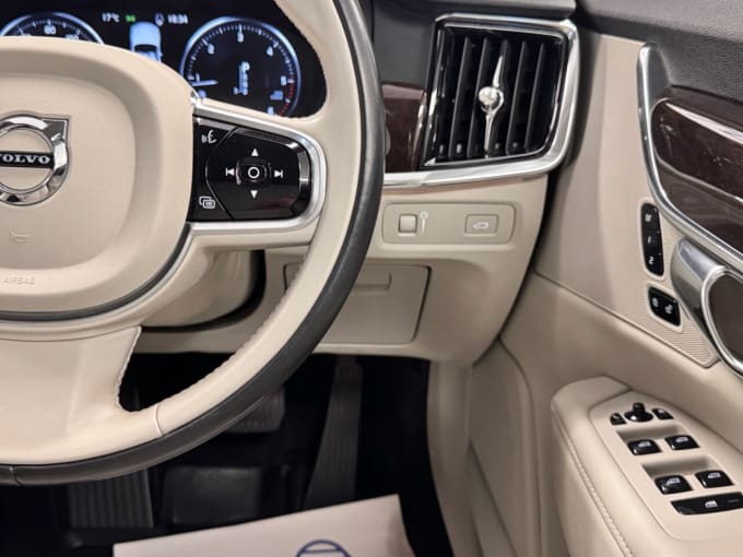 2025 Volvo V90