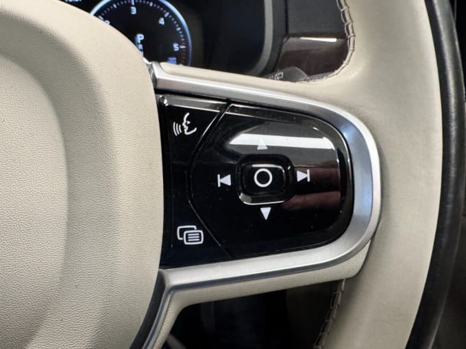 2025 Volvo V90