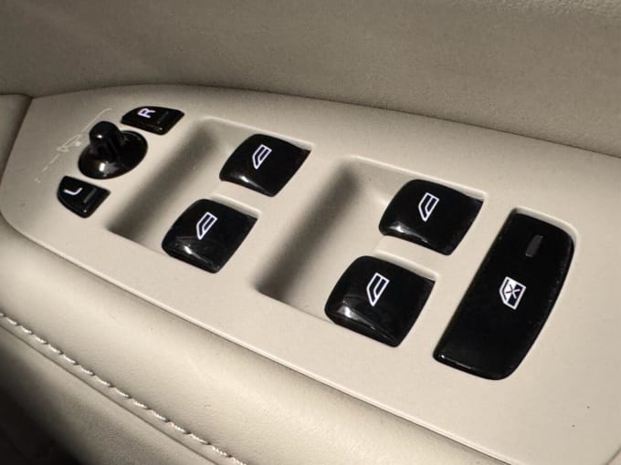 2025 Volvo V90