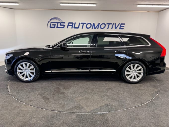 2025 Volvo V90