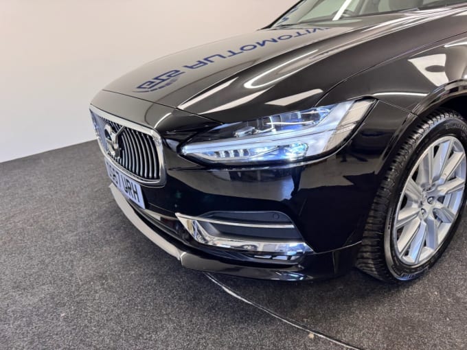 2025 Volvo V90
