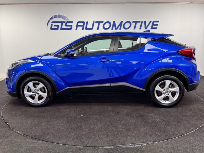 2025 Toyota C-hr