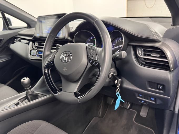 2025 Toyota C-hr