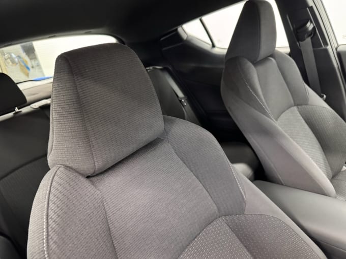 2025 Toyota C-hr