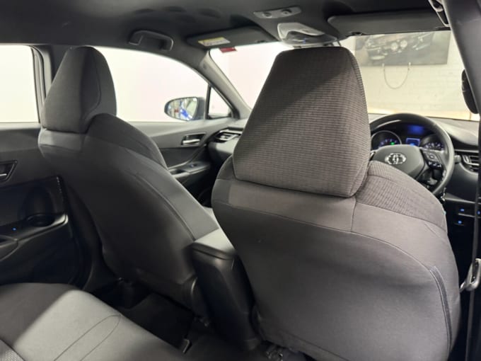 2025 Toyota C-hr