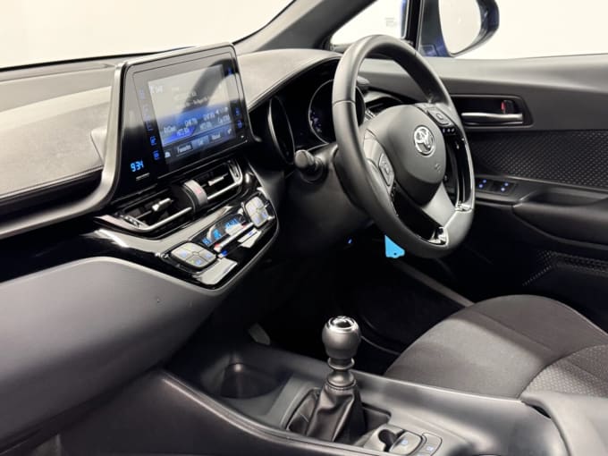2025 Toyota C-hr