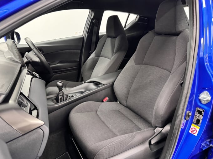 2025 Toyota C-hr