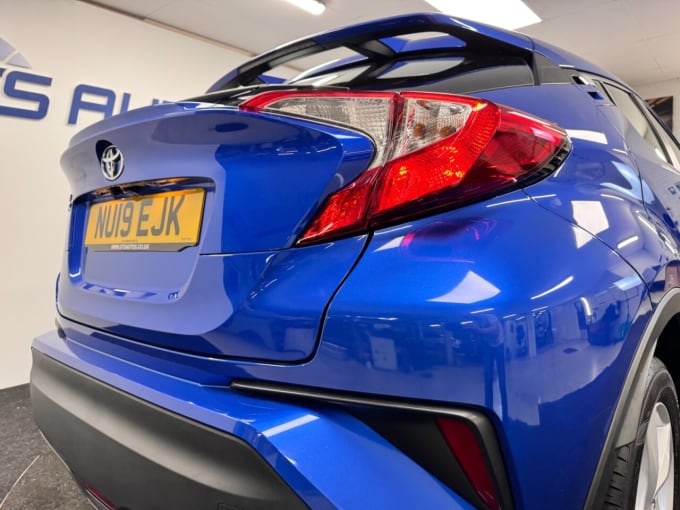2025 Toyota C-hr