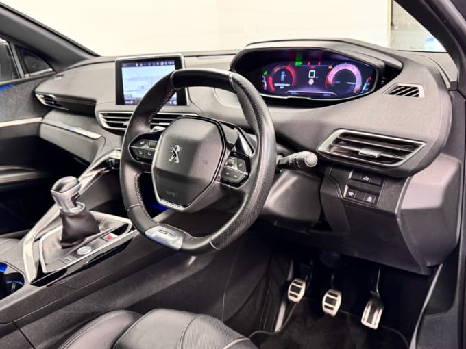 2025 Peugeot 5008