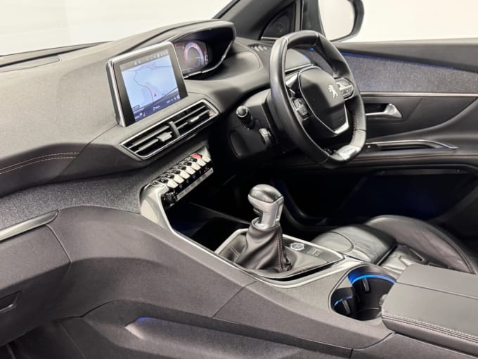 2025 Peugeot 5008