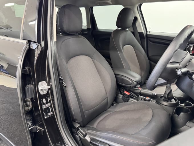 2025 Mini Hatch
